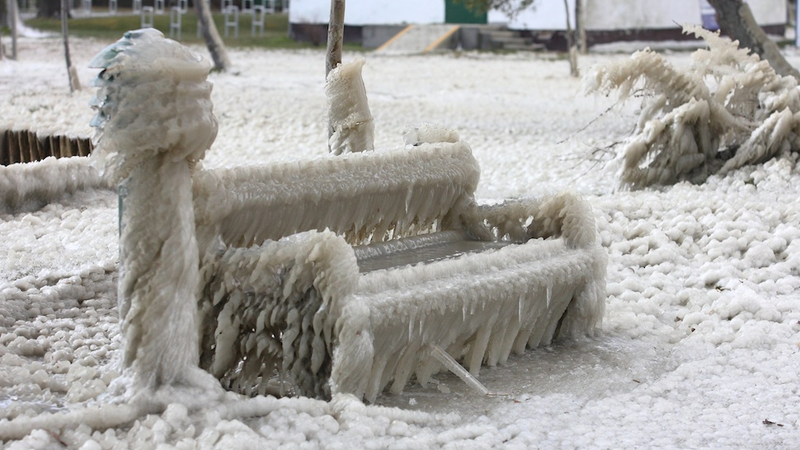 Illustration for article titled These alien-looking ice sculptures formed all on their own